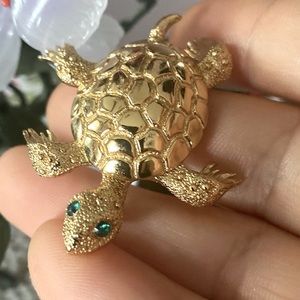 Vintage Gold Tone Turtle Brooch Pin